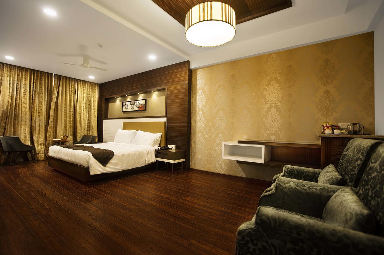 Hotel Aadrika Chikmagalūr Kültér fotó
