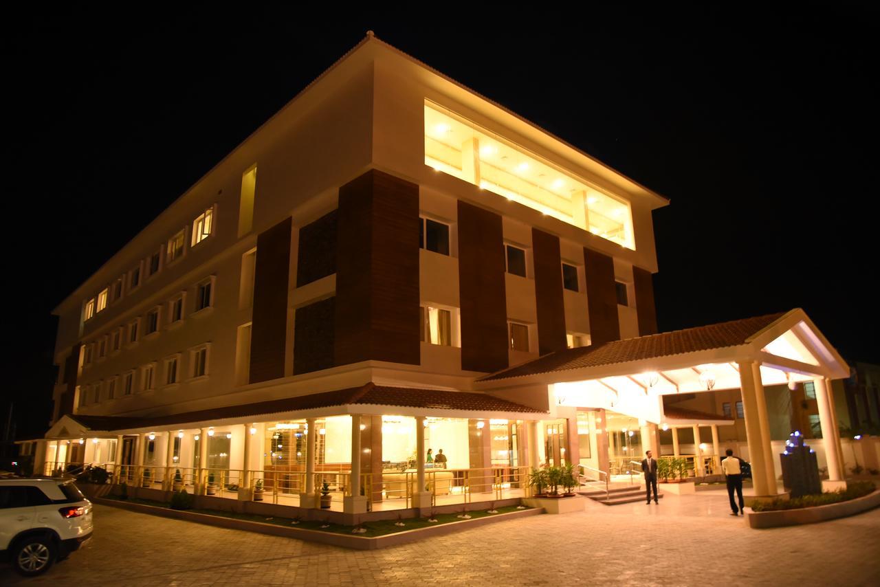 Hotel Aadrika Chikmagalūr Kültér fotó