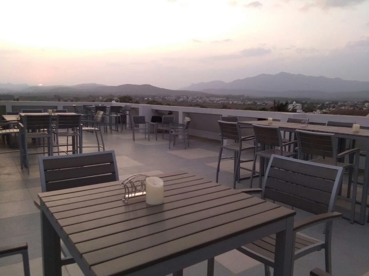 Hotel Aadrika Chikmagalūr Kültér fotó