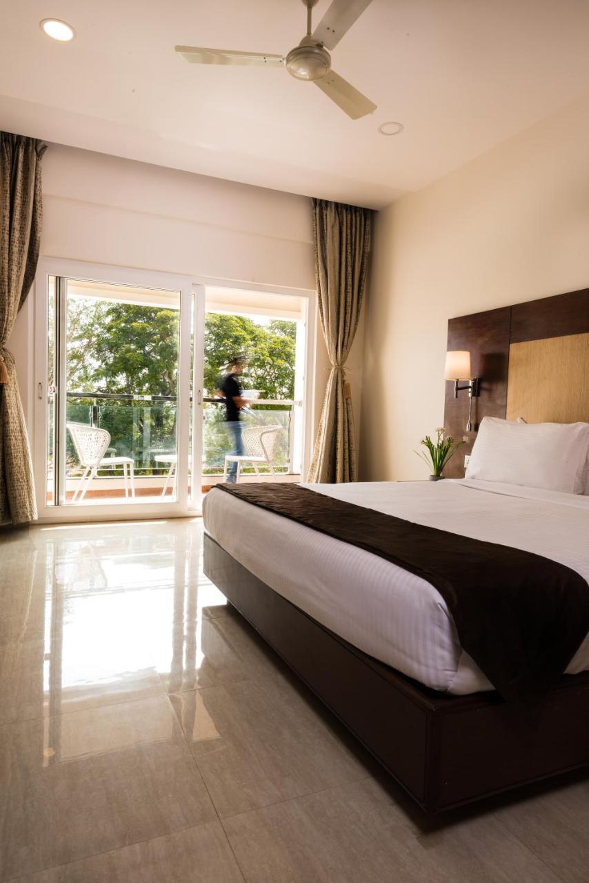 Hotel Aadrika Chikmagalūr Kültér fotó