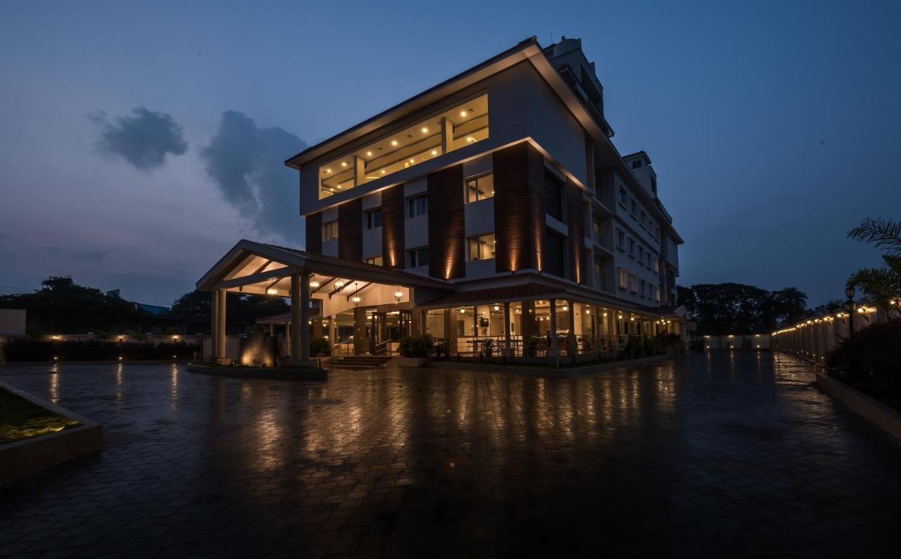 Hotel Aadrika Chikmagalūr Kültér fotó