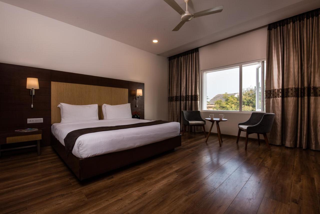 Hotel Aadrika Chikmagalūr Kültér fotó